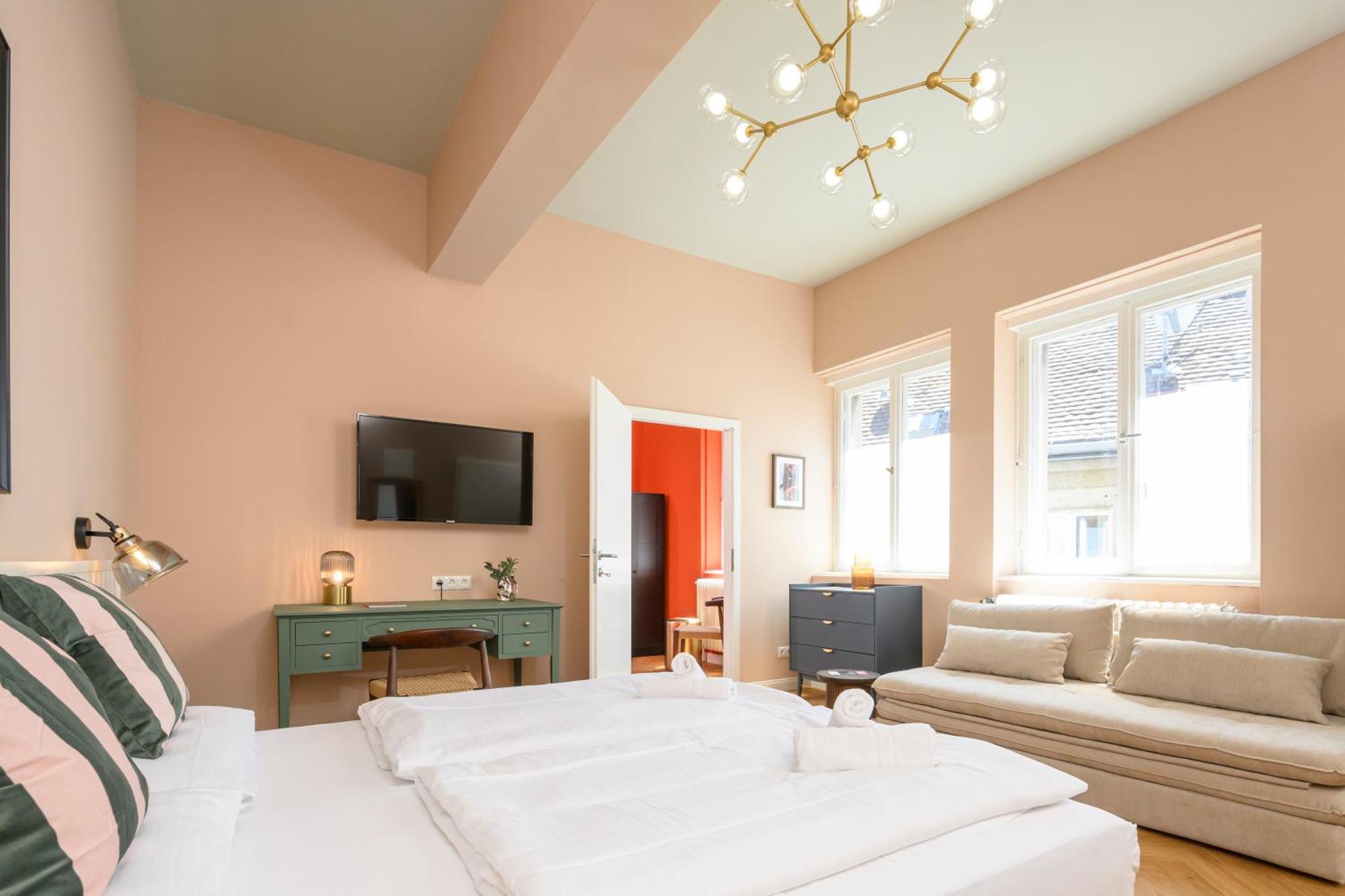 Palais Palffy Suits Виена Екстериор снимка