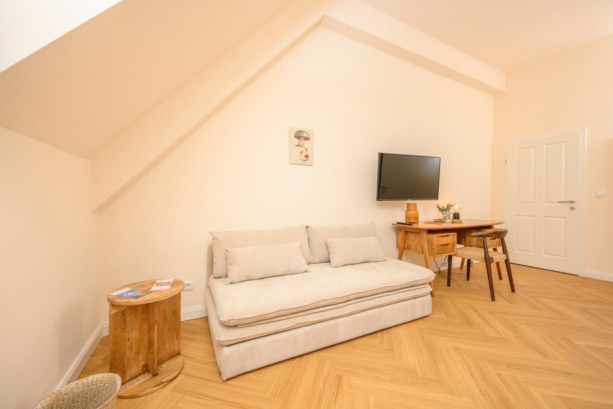 Palais Palffy Suits Виена Екстериор снимка