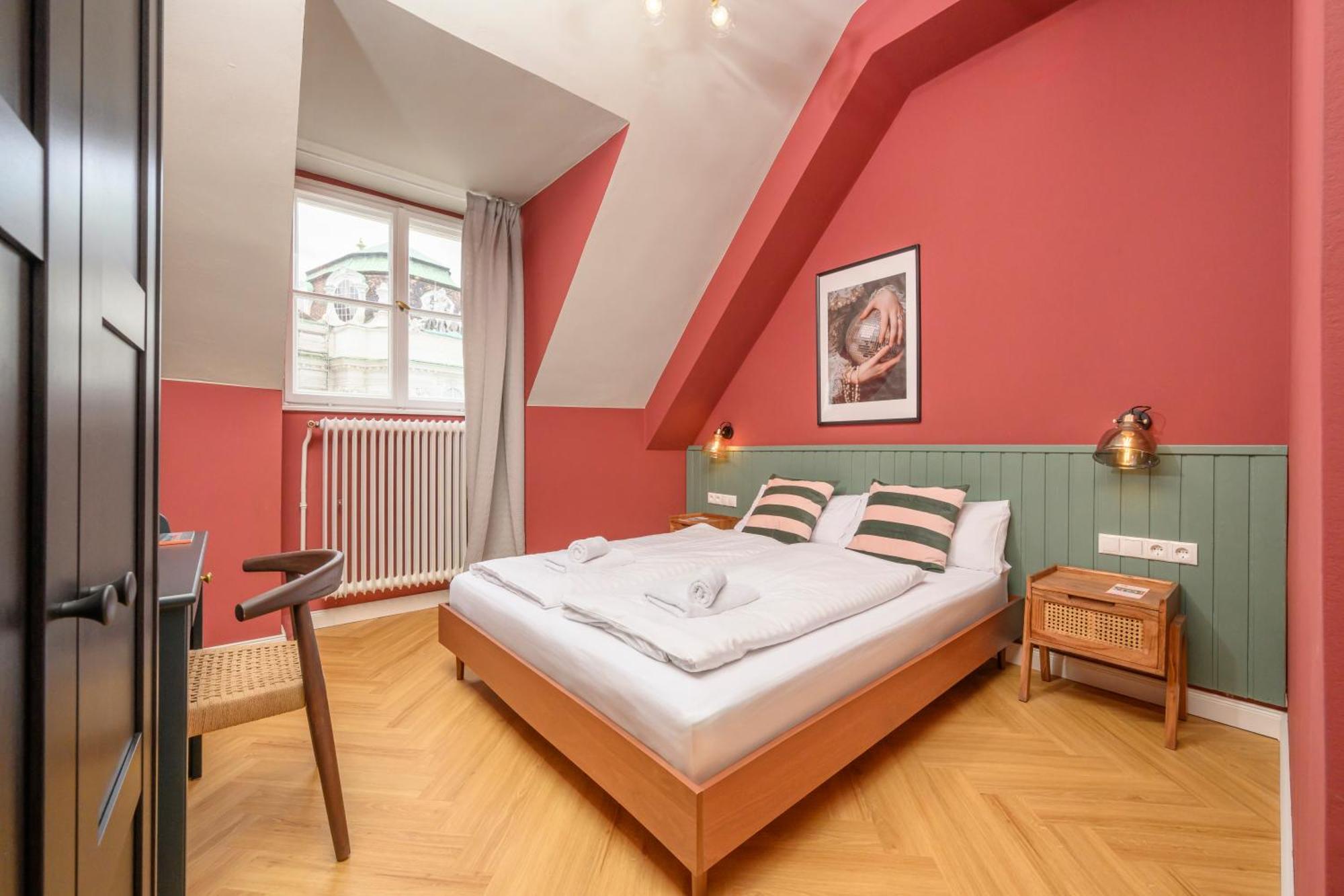 Palais Palffy Suits Виена Екстериор снимка