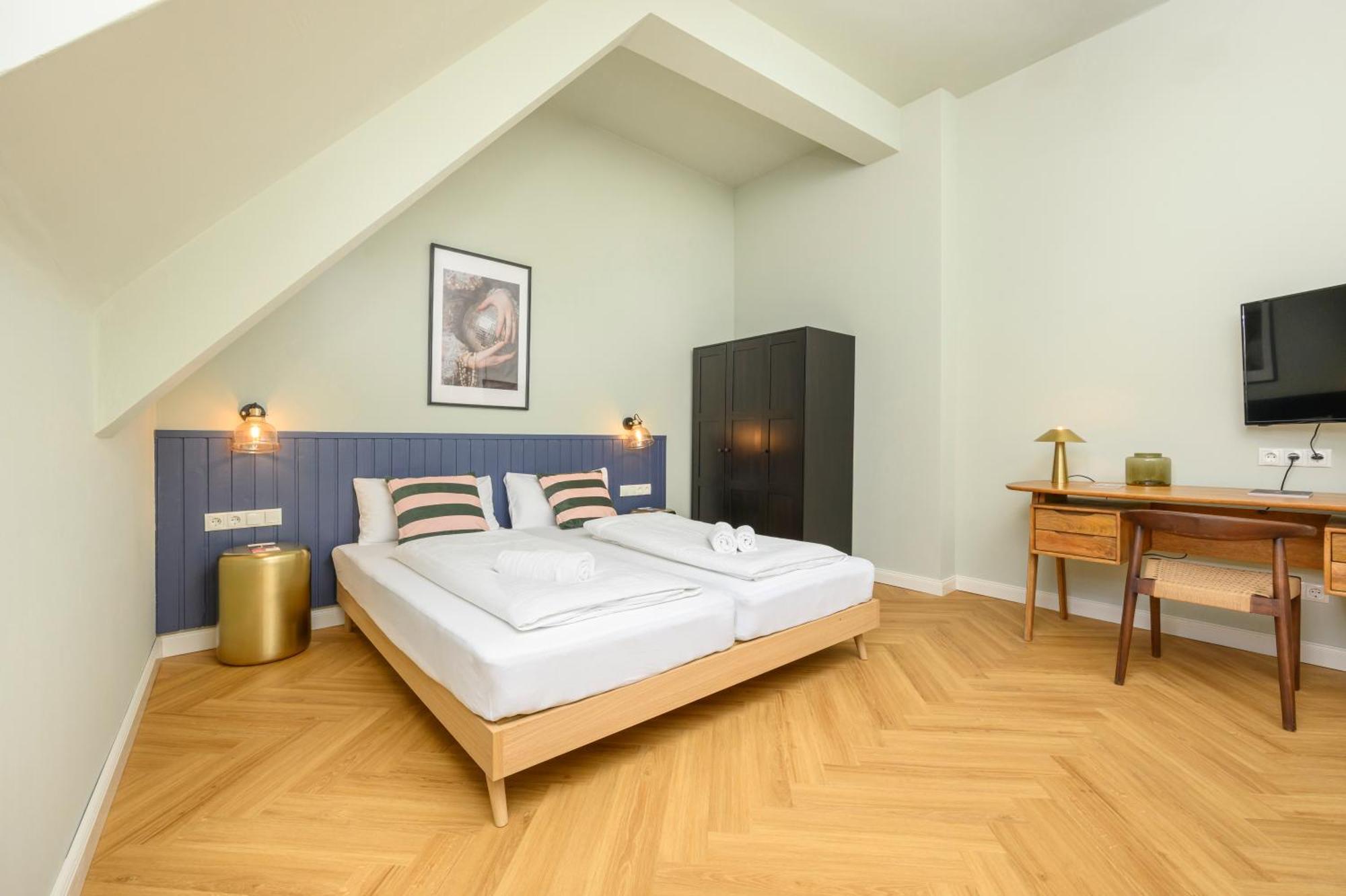 Palais Palffy Suits Виена Екстериор снимка